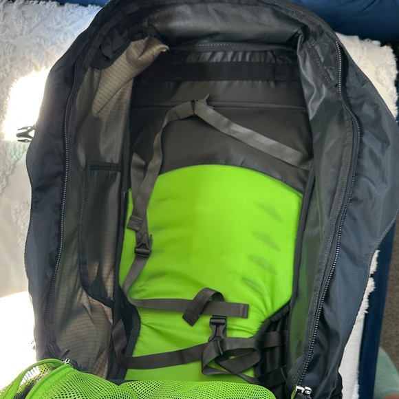 Osprey Black and Gray Men's Backpack - Picture 9 of 12